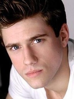 Aaron Tveit - bio and intersting facts about personal life.