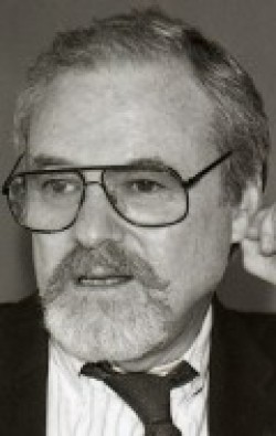Alan J. Pakula - bio and intersting facts about personal life.