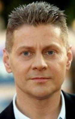 Andrew Niccol - bio and intersting facts about personal life.