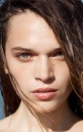 Anna Brewster - bio and intersting facts about personal life.