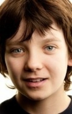 Asa Butterfield - bio and intersting facts about personal life.