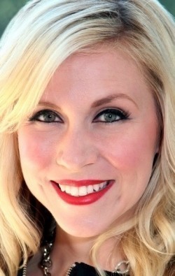 Ashley Eckstein - bio and intersting facts about personal life.