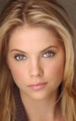 Ashley Benson - bio and intersting facts about personal life.