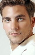 Brant Daugherty - bio and intersting facts about personal life.