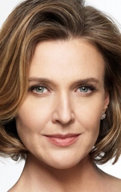 Brenda Strong - bio and intersting facts about personal life.