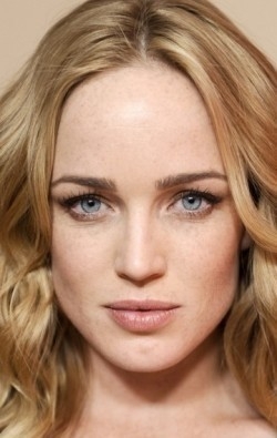 Caity Lotz - bio and intersting facts about personal life.