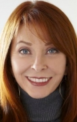 Cassandra Peterson - bio and intersting facts about personal life.