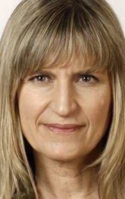 Catherine Hardwicke - bio and intersting facts about personal life.