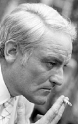Charles Gray - bio and intersting facts about personal life.