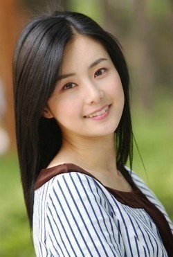 Recent Choi Yoon-So pictures.
