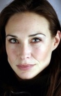 Claire Forlani - bio and intersting facts about personal life.