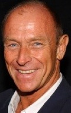 Corbin Bernsen - bio and intersting facts about personal life.