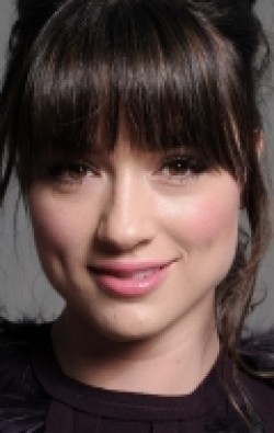 Crystal Reed pictures