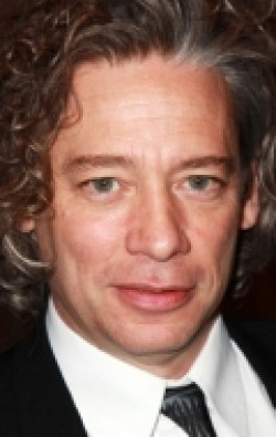 Dexter Fletcher - bio and intersting facts about personal life.