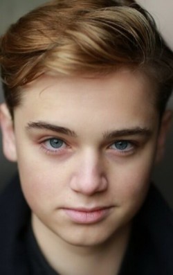 Dean-Charles Chapman pictures