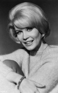 Dorothy Provine - bio and intersting facts about personal life.