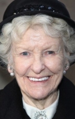 Elaine Stritch - wallpapers.