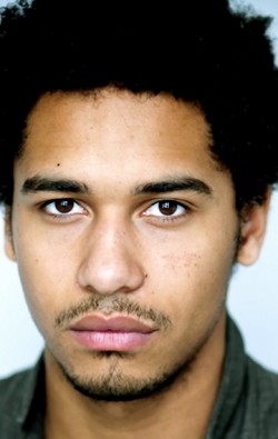Elliot Knight pictures