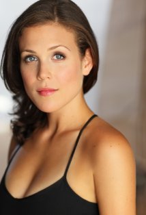 Erin Krakow - bio and intersting facts about personal life.