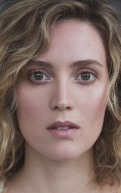 Evelyne Brochu pictures