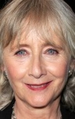Gemma Jones - bio and intersting facts about personal life.