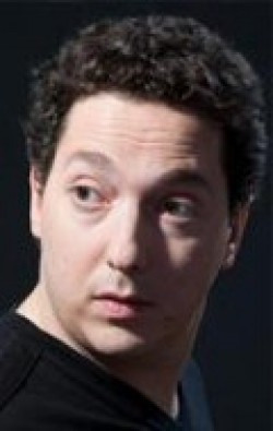 Guillaume Gallienne - bio and intersting facts about personal life.