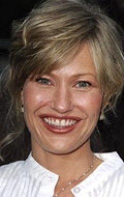 Joey Lauren Adams - bio and intersting facts about personal life.