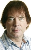 Julian Lloyd Webber - bio and intersting facts about personal life.