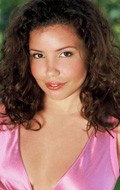 Justina Machado - bio and intersting facts about personal life.