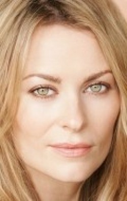 Kat Stewart - bio and intersting facts about personal life.