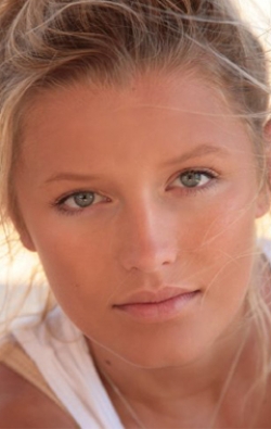 Lily Travers pictures