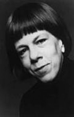 Linda Hunt - bio and intersting facts about personal life.