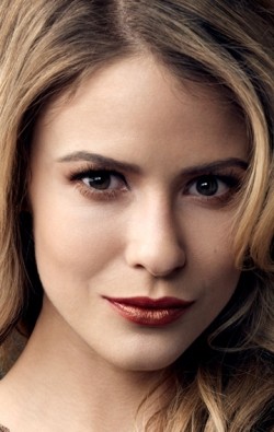 Linsey Godfrey pictures