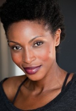Lisa Berry - bio and intersting facts about personal life.