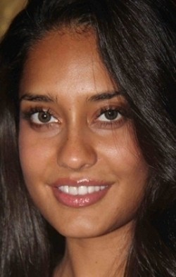 Lisa Haydon - bio and intersting facts about personal life.