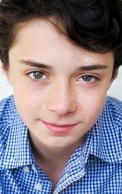 Lucas Jade Zumann - bio and intersting facts about personal life.