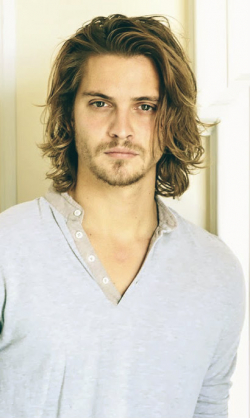 Luke Grimes pictures