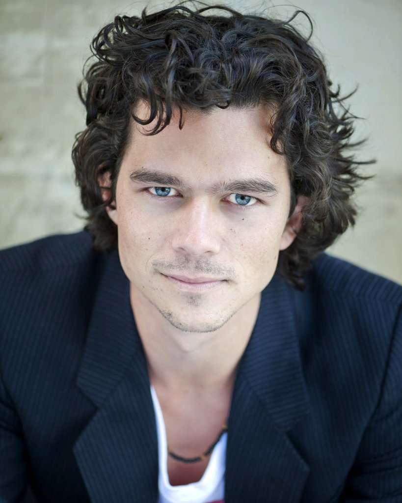 Luke Arnold - bio and intersting facts about personal life.