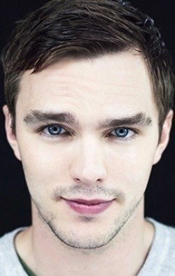 Nicholas Hoult - bio and intersting facts about personal life.