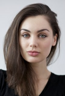 Poppy Corby-Tuech - bio and intersting facts about personal life.