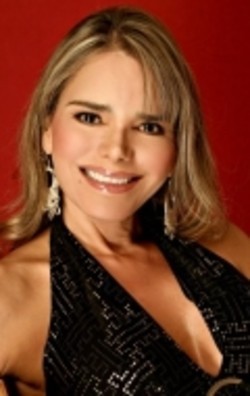 Roxana Chavez - bio and intersting facts about personal life.