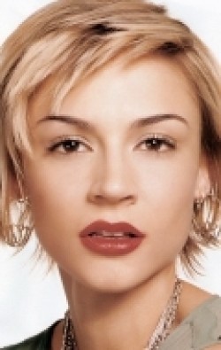 Samaire Armstrong - wallpapers.