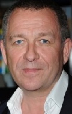 Sean Pertwee - bio and intersting facts about personal life.