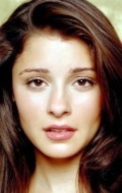 Shiri Appleby - bio and intersting facts about personal life.