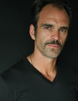 Steven Ogg - bio and intersting facts about personal life.