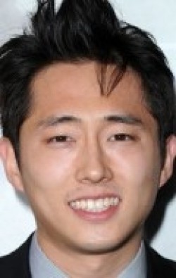 Steven Yeun - bio and intersting facts about personal life.