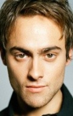 Stuart Townsend - bio and intersting facts about personal life.