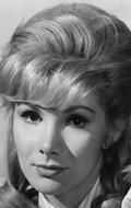 Susan Hampshire - bio and intersting facts about personal life.