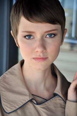 Valorie Curry pictures