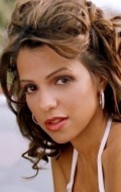 Vida Guerra - bio and intersting facts about personal life.